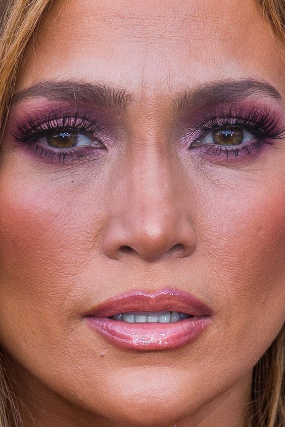 Focus sul viso di Jennifer Lopez